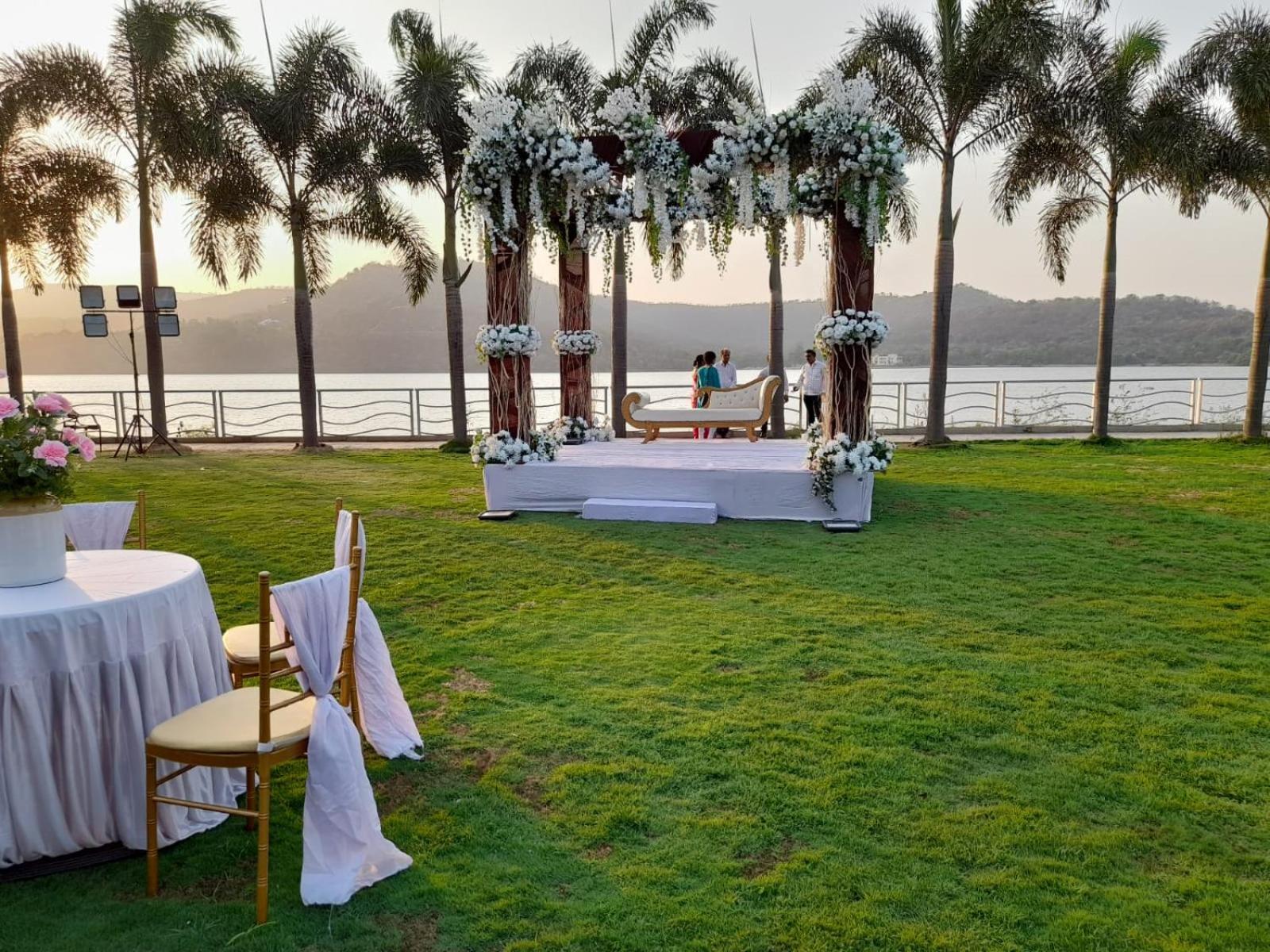 Aquarius Resort Gorhe Khurd Luaran gambar